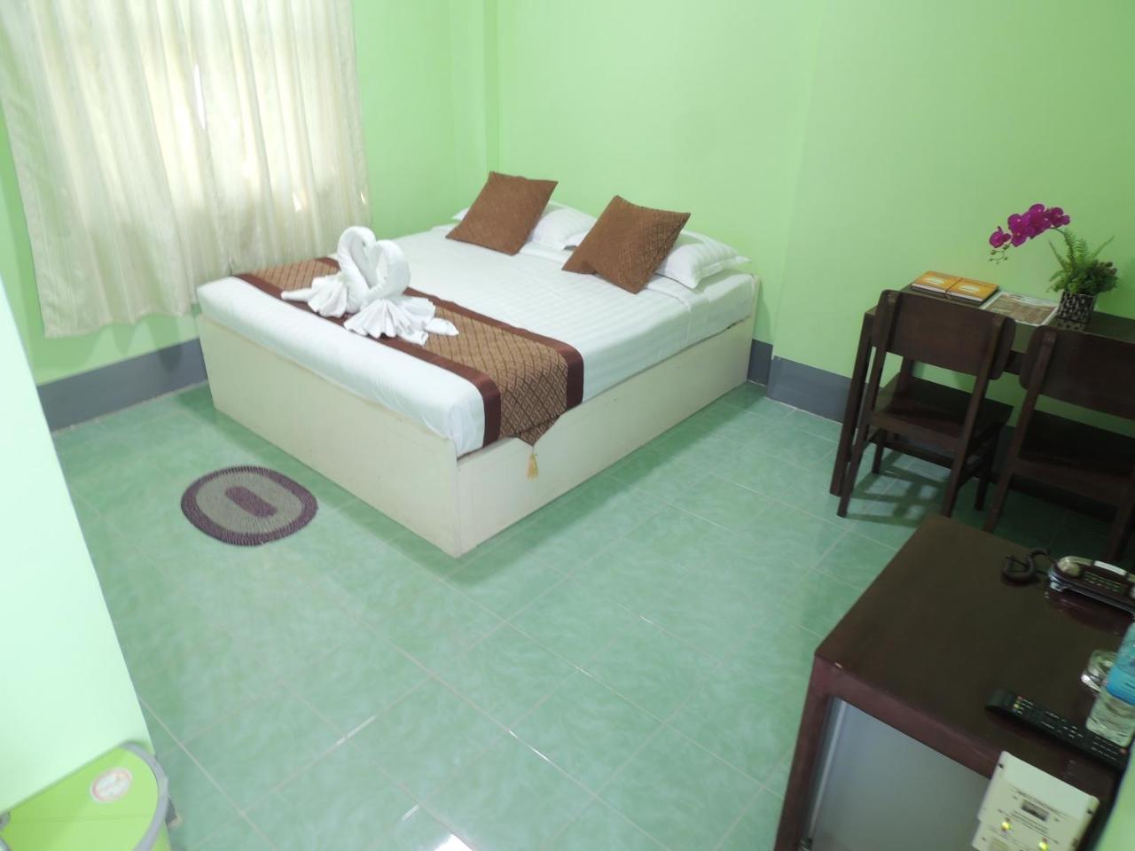 Nay Chi Lin Hotel Pathein المظهر الخارجي الصورة